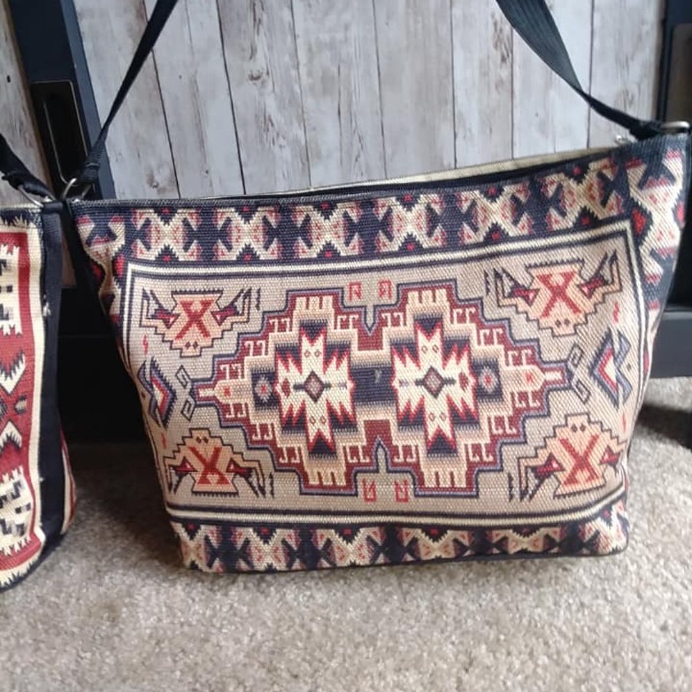 Tote - Picture 2 of 3